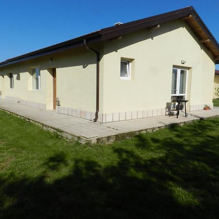 Villa Campo Ezerets Exterior photo